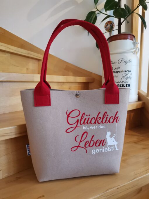 Glücklich ist, wer das Leben genießt!