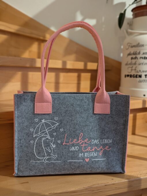 Liebe das leben und tanze im Regen