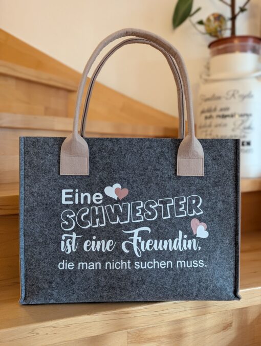 Eine Schwester ist eine Freundin... – Bild 2